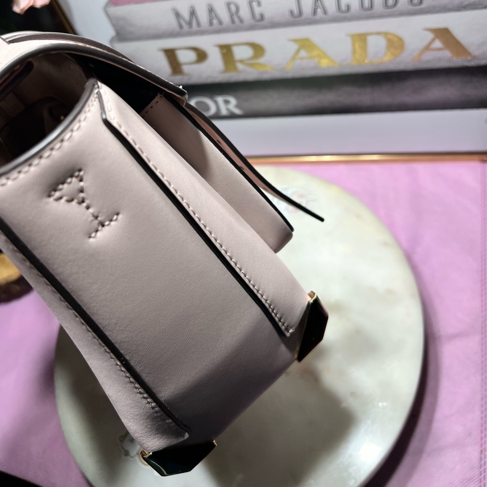 Michael Kors Manhattan Medium Leather and Logo  crossbody Powder Blush - Picture 9 of 16